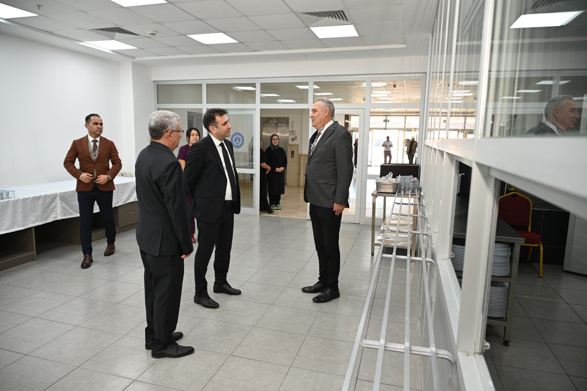 Aydin_MEM's tweet photo. 🏫Müdürümüz Sayın Mehmet YİĞİT, Çine Öğretmenevini ziyaret ederek kurumumuz bünyesinde yürütülen hizmetler ve çalışmalar hakkında bilgi aldı. 

Öğretmenevimizin konaklama, restoran ve sosyal alanlarında incelemelerde bulunan Müdürümüz; Türkiye Yüzyılı Maarif Modeli’nin eğitim ailemizin huzurunu, konforunu ve aidiyet duygusunu güçlendiren yaklaşımı doğrultusunda sunulan hizmet kalitesinin önemine değindi. ✨

📍Çine Öğretmenevi

@tcmeb 
@Yusuf__Tekin 
@mehmetyigitmem