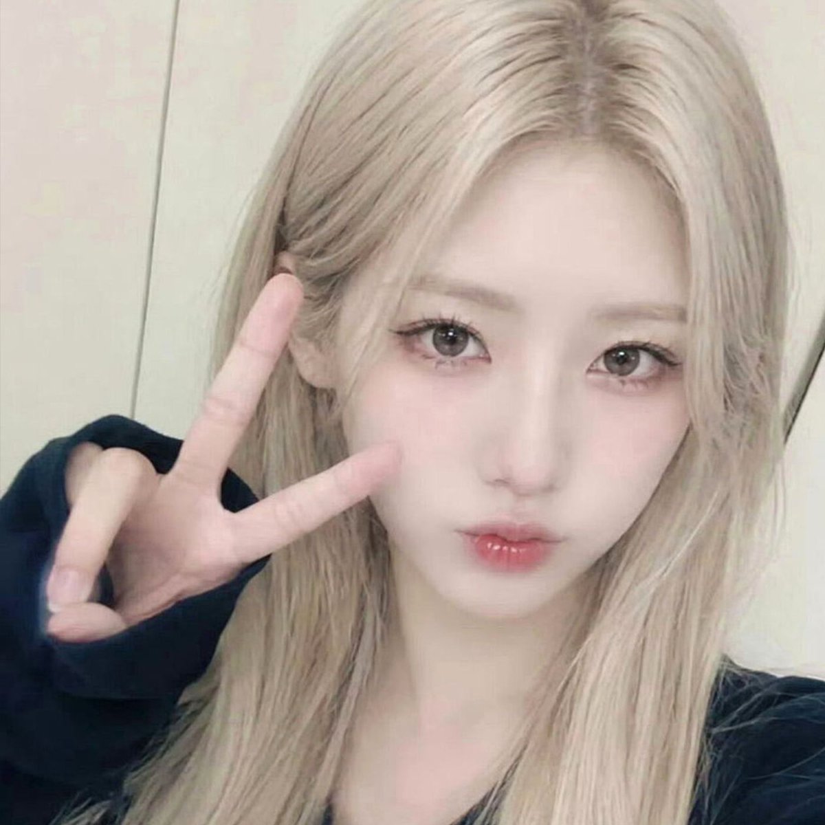 Dexerto's tweet photo. AI K-Pop group 'BABYQUEEN' is facing backlash after its creators "impregnated" one of its members

They did it to write her out of the group and manage fewer AI personalities https://t.co/Z0OFDYD4i2