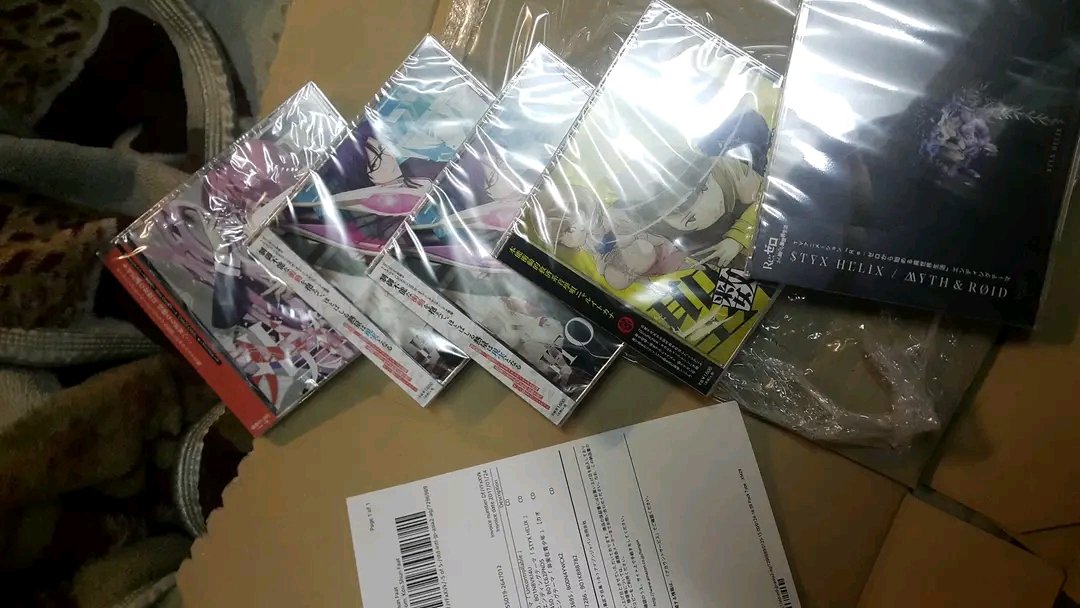 sengo600's tweet photo. @Veyle_ 那是你不想花錢或是不努力去找方法的藉口

對於一些沒有發售於海外的日本商品，就算你的經濟能力無法自行出國購買也好，用Buyee或是ZenMarket等國際代購網站就能進行購買

而像我圖中這些CD甚至在Amazon jp就能簡單買到 https://t.co/kEDDnpDhFh
