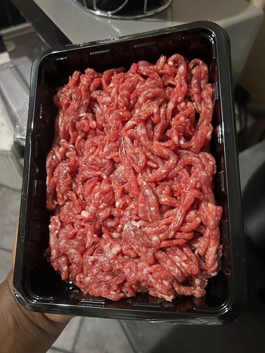 IsabellaAmara1's tweet photo. Most people said they wash or rinse meat before cooking, So, do you wash minced meat too? 🤔 https://t.co/Q6bx1KKHlO