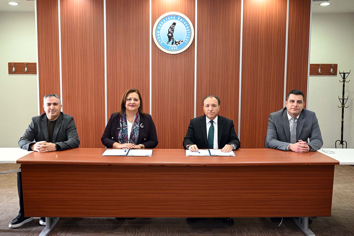kocatepeuniv's tweet photo. AKÜ ile Afyonkarahisar Belediyesi Arasında Sahipsiz Hayvanlar İçin İş Birliği Protokolü İmzalandı.
Haberin devamı için...⬇️

https://t.co/ucWPoxjXpa

@karakas1969 @afyonbelediyesi 
#AfyonKocatepeÜniversitesi https://t.co/jBmHKsYssb