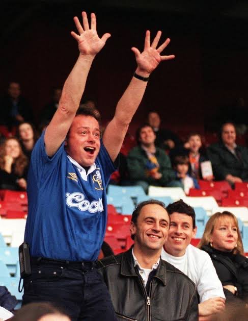 BlueBlood2510's tweet photo. Chelsea through &amp; through. Forever in our hearts, gone &amp; never forgotten. Rest easy blue boy 🕊️💙 https://t.co/pVw2wUJW0H