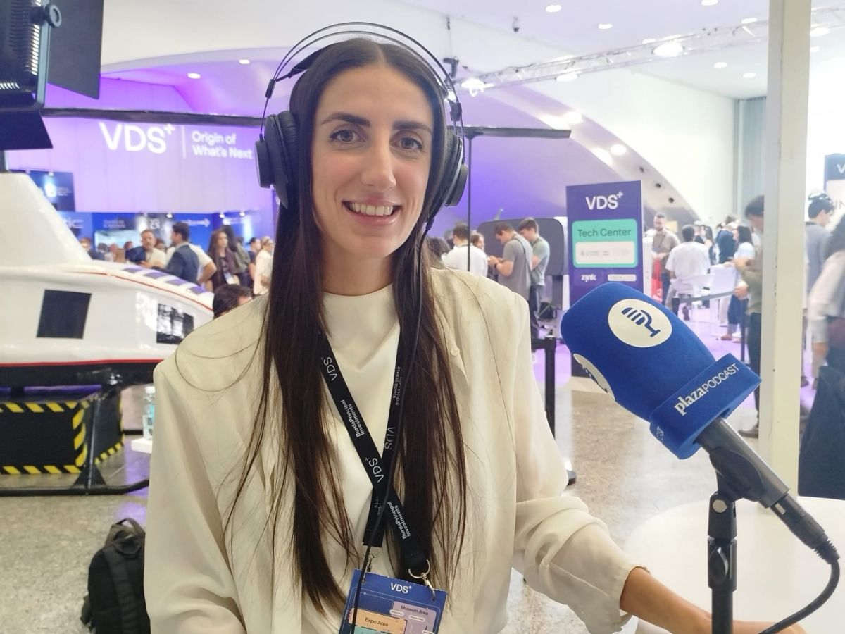 valenciaplaza's tweet photo. 🎙️ Armoniats lleva la IA al trabajo diario de las empresas con formación y soluciones a medida

🔗  https://t.co/2rPJsl45a2 

Verónica Larrieux explica en VDS 2026 cómo identificar tareas que pueden mejorarse con inteligencia artificial y cuándo conviene desarrollar una herramienta propia en lugar de utilizar las que ya existen.