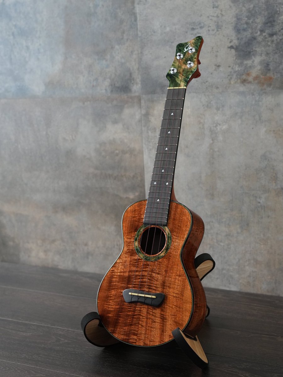 LeafInstruments's tweet photo. こちらのギター、ウクレレは明日からの福岡ギターショーでお披露目されます。
九州近辺の皆様、博多駅のJR九州ホールでぜひお試しください。 https://t.co/UPnPNlJHLd