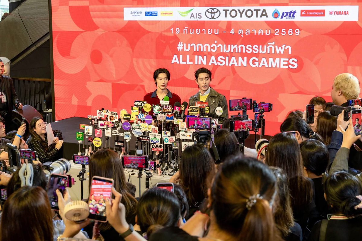 olalacool's tweet photo. กกท. ขอบคุณทุกความทุ่มเทส่งทัพไทยอันดับ 1 อาเซียนในเอเชียน เกมส์2026 พร้อมเผยผลแคมเปญ #มากกว่ามหกรรมกีฬา ALL IN ASIAN GAMES #AsianGames2026 ปลุกกระแสคนไทยทะลุ 530 ล้านวิว #TENxAsianGames2026 #TEN 
 
สร้างการพูดถึงบนโซเชียลมีเดียกว่า 38,000 ข้อความ ยอดเข้าถึงกว่า 530 ล้านวิว และ Engagement กว่า 31.6 ล้านครั้ง โดย 95% เป็นความรู้สึกเชิงบวกและเป็นกลาง

 *โดยมาจากหลายภาพส่วน อาทิ กีฬา นักกีฬา ข่าว กิจกรรม ณ ทีนี้ขอพูดถึงในส่วนที่เกี่ยวข้องกับเตนล์*🔥💅

4.​แคมเปญได้สร้างตัวแทนคนรุ่นใหม่ ดึงกลุ่มวัยรุ่นเข้าหากีฬา: "เตนล์ ชิตพล" K-pop ชาวไทย และ "เอส ศุภ" อดีตนักกีฬาว่ายน้ำทีมชาติ ปลุกกระแส สร้าง Engagement 1.1 ล้านตั้งแต่วันแรกที่เปิดตัว

คอนเทนท์ บนปก Digital ของ Harper's Bazaar สื่อระดับโลกในไทย ได้ถึง 3 ล้านวิว และ ณ งานเปิดตัวที่สามย่านมิตรทาวน์ได้สร้าง voice บนทุกแพลตฟอร์มประเมิน Value กว่า 250 ล้านบาท เป็นต้น
 
สื่อออนไลน์ (On-line): รายการต่างๆบนแพลตฟอร์มออนไลน์และโซเชียลมีเดีย ร่วมกับ Media Partner รวมถึงครีเอเตอร์ชั้นนำมากมาย เช่น เทพลีลา, GoWentGo, GoodDay Podcast, Harper's Bazaar เป็นต้น สร้าง Reach รวมกว่า 33 ล้าน ยอดวิวกว่า 15.7 ล้าน

“20th Asian Games Playground” ที่สามย่านมิตรทาวน์  ซึ่งในงานเปิดตัว 2 ตัวแทนคนรุ่นใหม่ที่มาชวนเชียร์ คือ “เตนล์ ชิตพล” และ “เอส ศุภ” สร้างมูลค่าทางการตลาดและประชาสัมพันธ์เป็นตัวเลขหลังบ้าน กว่า 250 ล้านบาท
 
..https://t.co/A9tSl9Z6zY