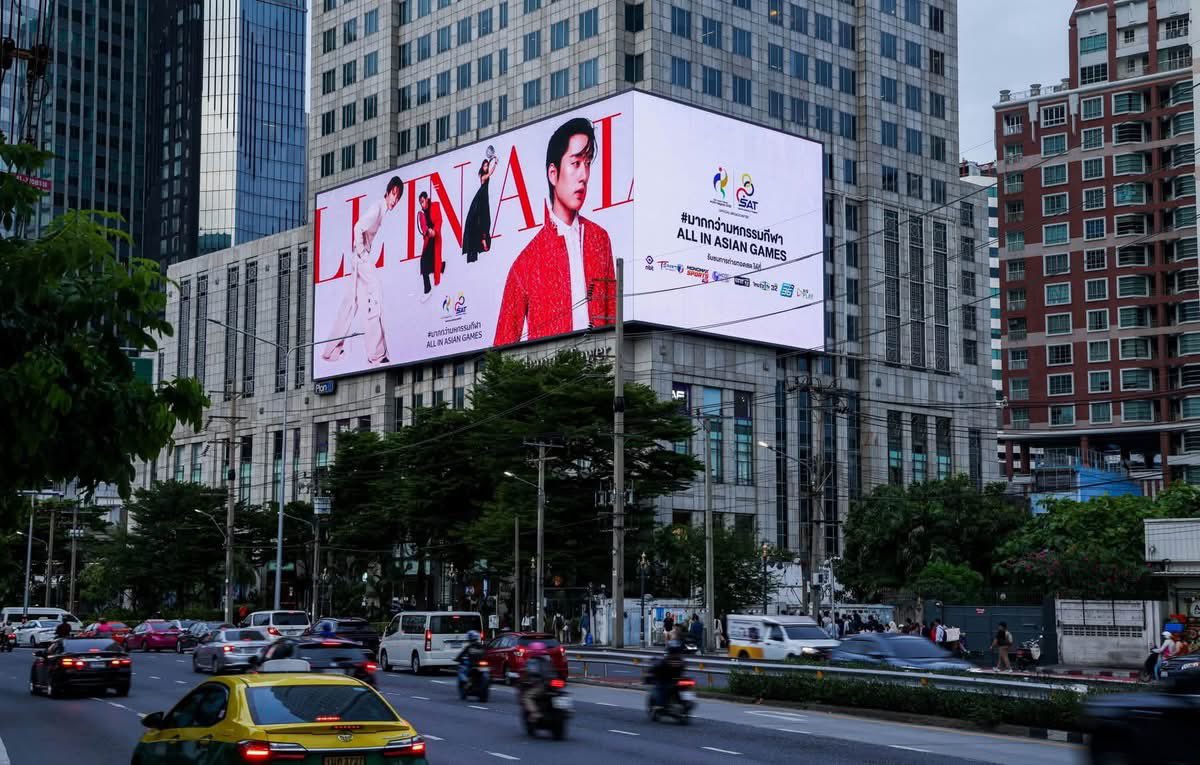 olalacool's tweet photo. กกท. ขอบคุณทุกความทุ่มเทส่งทัพไทยอันดับ 1 อาเซียนในเอเชียน เกมส์2026 พร้อมเผยผลแคมเปญ #มากกว่ามหกรรมกีฬา ALL IN ASIAN GAMES #AsianGames2026 ปลุกกระแสคนไทยทะลุ 530 ล้านวิว #TENxAsianGames2026 #TEN 
 
สร้างการพูดถึงบนโซเชียลมีเดียกว่า 38,000 ข้อความ ยอดเข้าถึงกว่า 530 ล้านวิว และ Engagement กว่า 31.6 ล้านครั้ง โดย 95% เป็นความรู้สึกเชิงบวกและเป็นกลาง

 *โดยมาจากหลายภาพส่วน อาทิ กีฬา นักกีฬา ข่าว กิจกรรม ณ ทีนี้ขอพูดถึงในส่วนที่เกี่ยวข้องกับเตนล์*🔥💅

4.​แคมเปญได้สร้างตัวแทนคนรุ่นใหม่ ดึงกลุ่มวัยรุ่นเข้าหากีฬา: "เตนล์ ชิตพล" K-pop ชาวไทย และ "เอส ศุภ" อดีตนักกีฬาว่ายน้ำทีมชาติ ปลุกกระแส สร้าง Engagement 1.1 ล้านตั้งแต่วันแรกที่เปิดตัว

คอนเทนท์ บนปก Digital ของ Harper's Bazaar สื่อระดับโลกในไทย ได้ถึง 3 ล้านวิว และ ณ งานเปิดตัวที่สามย่านมิตรทาวน์ได้สร้าง voice บนทุกแพลตฟอร์มประเมิน Value กว่า 250 ล้านบาท เป็นต้น
 
สื่อออนไลน์ (On-line): รายการต่างๆบนแพลตฟอร์มออนไลน์และโซเชียลมีเดีย ร่วมกับ Media Partner รวมถึงครีเอเตอร์ชั้นนำมากมาย เช่น เทพลีลา, GoWentGo, GoodDay Podcast, Harper's Bazaar เป็นต้น สร้าง Reach รวมกว่า 33 ล้าน ยอดวิวกว่า 15.7 ล้าน

“20th Asian Games Playground” ที่สามย่านมิตรทาวน์  ซึ่งในงานเปิดตัว 2 ตัวแทนคนรุ่นใหม่ที่มาชวนเชียร์ คือ “เตนล์ ชิตพล” และ “เอส ศุภ” สร้างมูลค่าทางการตลาดและประชาสัมพันธ์เป็นตัวเลขหลังบ้าน กว่า 250 ล้านบาท
 
..https://t.co/A9tSl9Z6zY