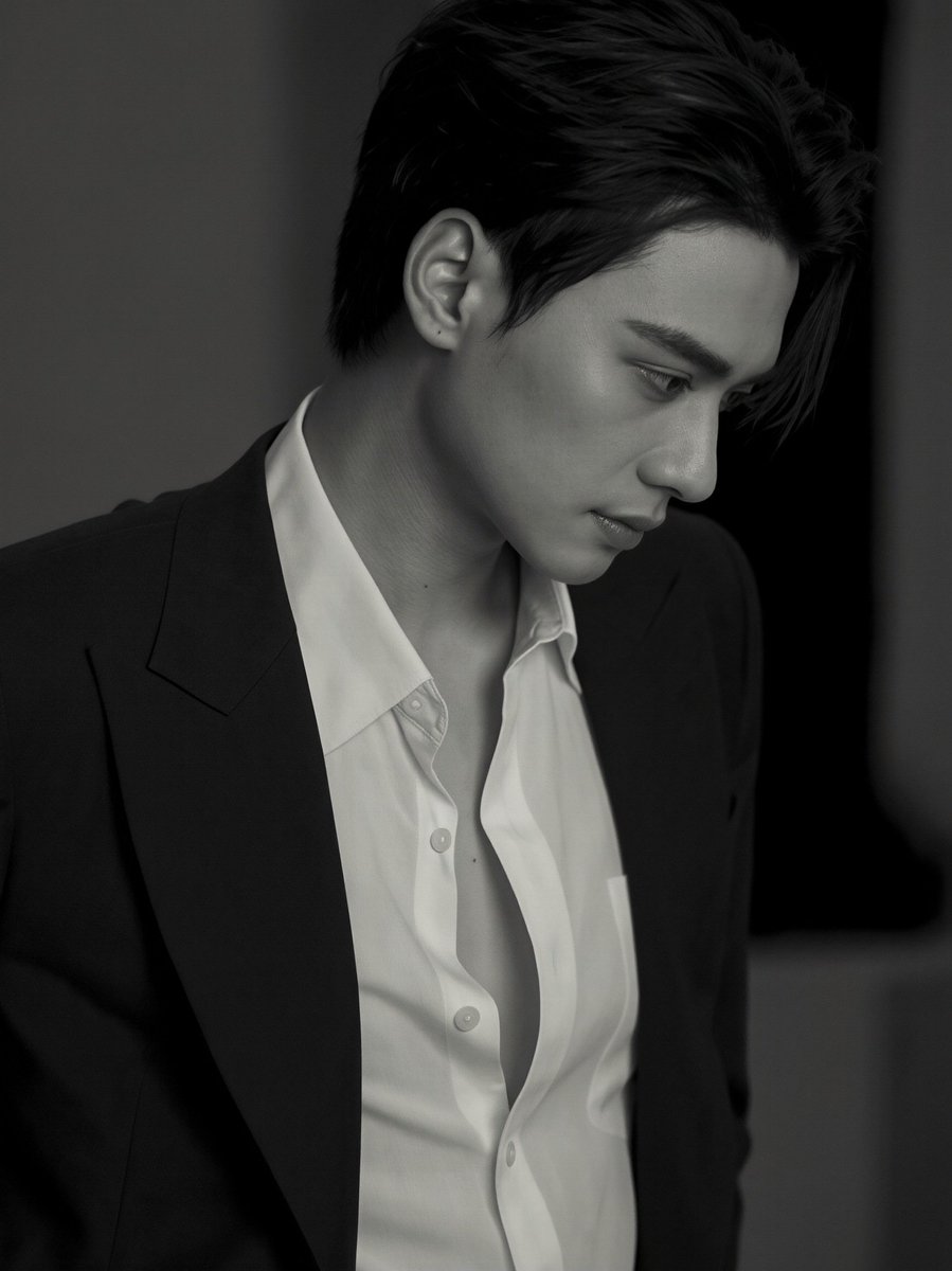 nattapron_chai's tweet photo. หล่อเหมือนเทพบุตร เผลอกราบ https://t.co/lGJnOs153m