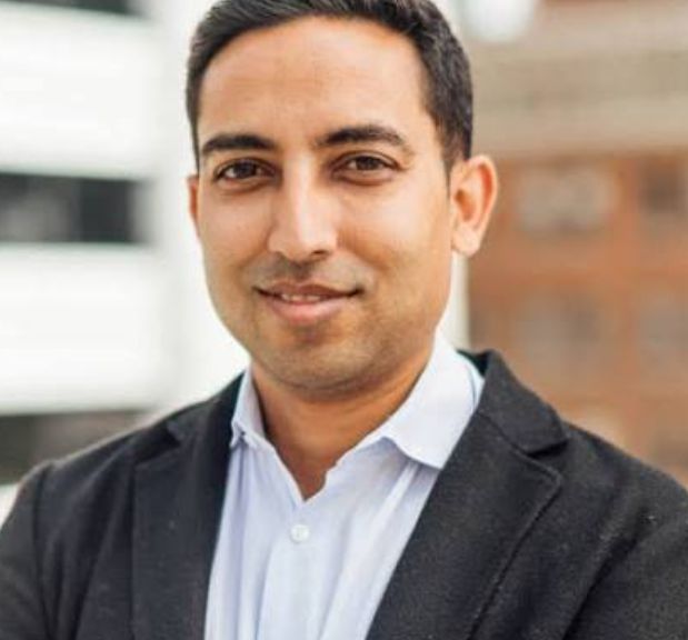 RealAllinCrypto's tweet photo. 🚨EVERNORTH WANTS TO DO FAR MORE THAN JUST HOLD $XRP! 

CEO Asheesh Birla says he isn't trying to copy Michael Saylor's strategy of accumulating assets.

Instead, @evernorthxrp wants to BUILD the XRP ecosystem by creating the liquidity needed for real-world adoption!

Because owning digital assets is one thing. Making them useful for global finance is another!