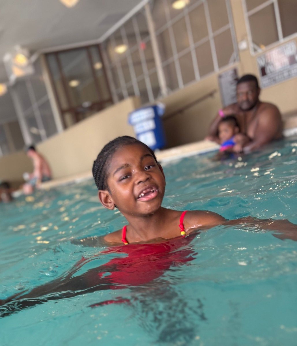SunFound's tweet photo. Sky, who has level 3 severe autism, recently enjoyed her dream trip to Myrtle Beach with her family. 💛 From beach days and pool time to favorite foods, the trip was filled with joy and special memories. Thank you to our Adopt a Dream donors for making Sky's dream come true! 💛 https://t.co/FdpjUeO5wI