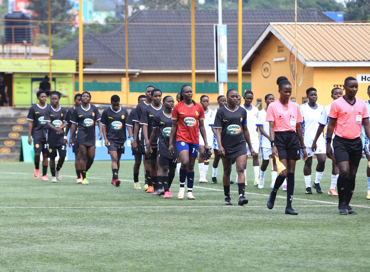 KCCAWomenFC's tweet photo. Black kit on - game faces on!
⏱️ 8 minutes 
⚫️[2-0]⚪️

⚽️Joanitah Ainembabazi 5'
⚽️Kamiyati Naigaga 8'

#KCCAWomenFC | #KampalaQueens 
#KCCAJIN https://t.co/DX4KrJfekX
