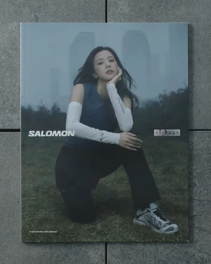 jisooschart's tweet photo. JISOO graces the cover of DAZED's limited-edition zine, which will be available for free at select #Salomon stores worldwide on October 23. https://t.co/iZvt6P15xT