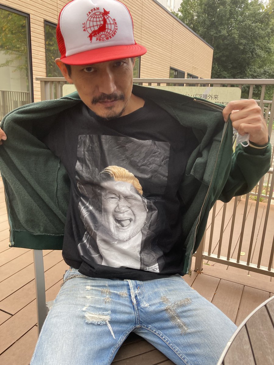 bad_attack's tweet photo. ナオキ(中野MOONSTEP)が見舞いに来てくれた。 https://t.co/8yxdt0ccXh