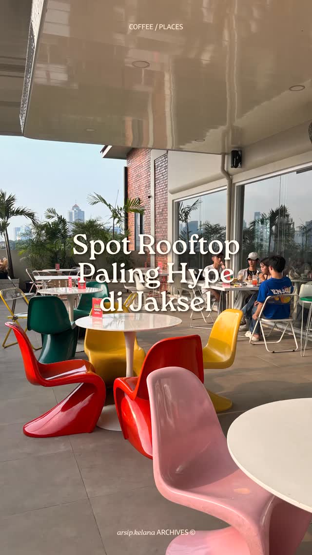 Raiden_Er's tweet photo. Rooftop city view di Jaksel yang asik. Latte-nya andalan, Pinacolada Cream creamy dan segar, Poured Matcha lembut milky. Indoor-nya juga lucu, banyak spot foto dengan dekorasi cutie. https://t.co/Idm6VNX7nO