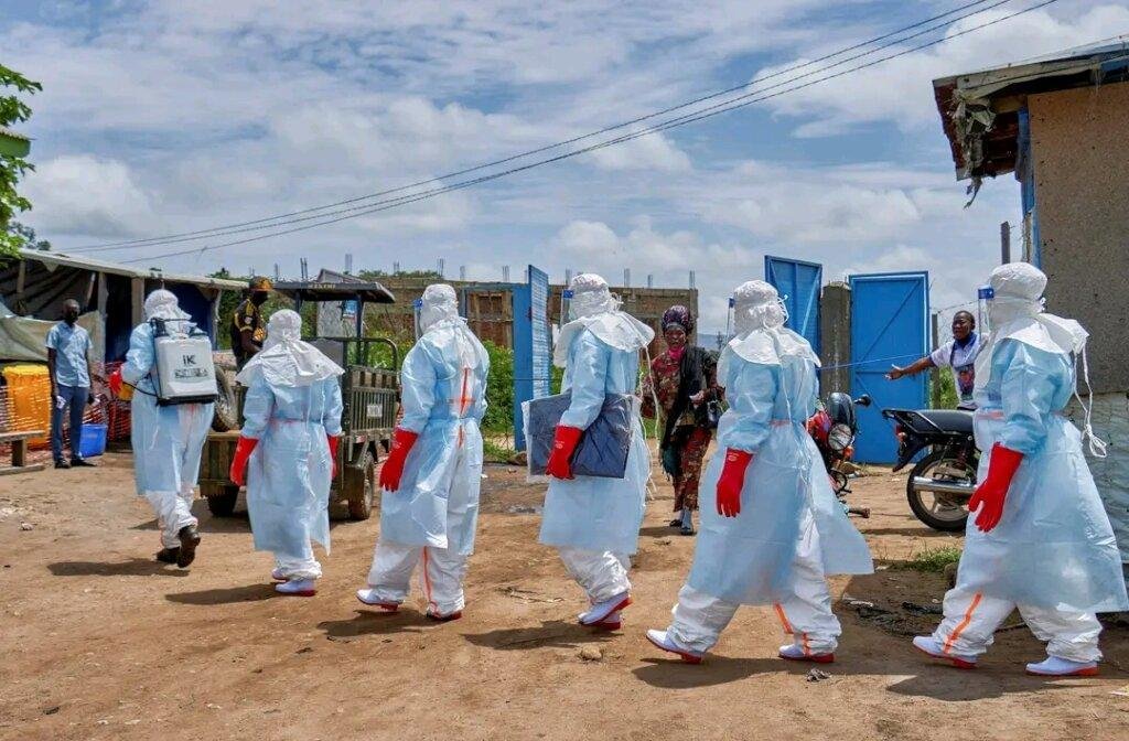 EyeThink_'s tweet photo. Ce cas survient alors que l’épidémie due au virus Bundibugyo, partie de RDC en mai, s’étend au-delà de l’Afrique centrale. Le Kenya rapporte neuf cas. À Abuja, l’enjeu immédiat est de contenir ce cas importé et d’empêcher une transmission locale. https://t.co/GwCVRX5kNq