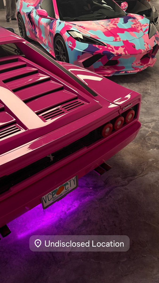 cartanyaaa's tweet photo. Fuerza Regida, uno de los artistas YA Confirmados en el GTA VI: The Album.
Estaria grabando un Videoclip para Rockstar o preparando algo mas grande, con los vehiculos que hemos ido viendo en los otros dias por todo Miami. 

Sinceramente algo grande se viene aqui

Via Instagram: Fuerzaregida
#GTA6news