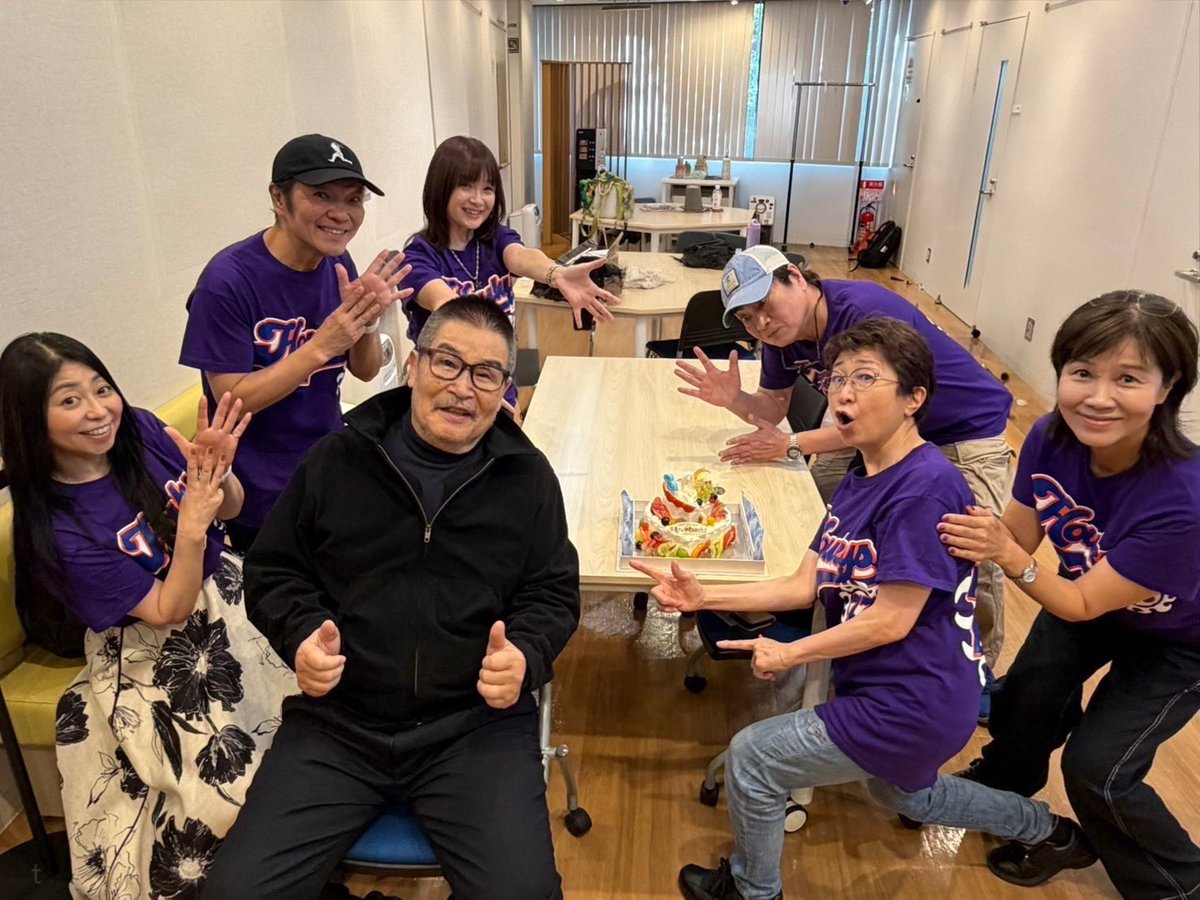 pewpiece's tweet photo. Jinbe’s voice actor, Katsuhisa Hōki, turns 80 on October 30!

The Straw Hat crew’s voice actors celebrated his birthday early🎂 https://t.co/bgEbMUrjkg