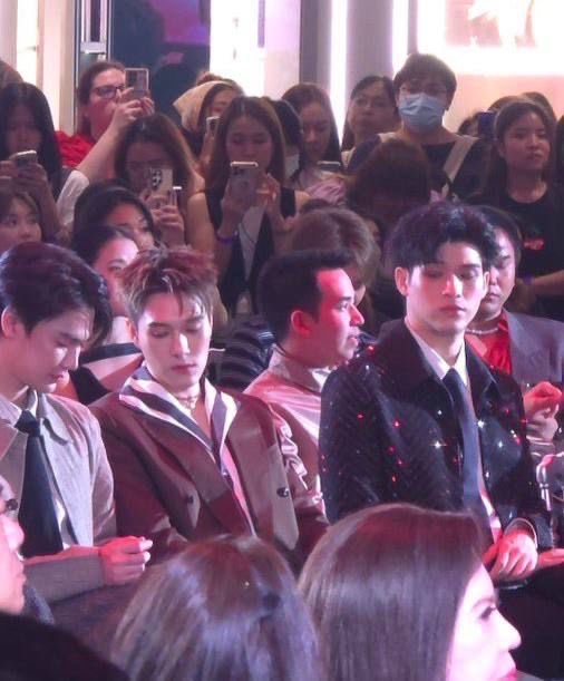 nn3abi's tweet photo. กรุว่าเมะระแวงผิดคน https://t.co/Jh0h0406i1
