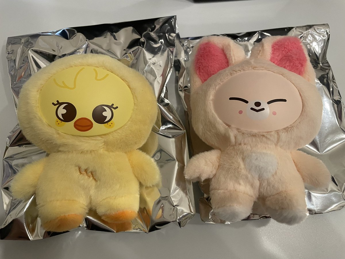 skz_n_LeeKnow's tweet photo. StrayKids  JYP FLAGSHIP TOKYO バッグチャーム　交換

【譲】🐥🦊

【求】リービット🐰

郵送📮or名古屋付近手渡し
条件の合う方リプお待ちしております。
⚠️買取は求めていません https://t.co/2nSY35kOhn
