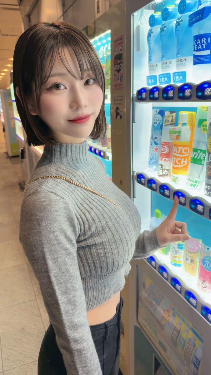 changingthis187's tweet photo. 喉渇いてない？❤️‍🔥 https://t.co/XW8MEBueFJ