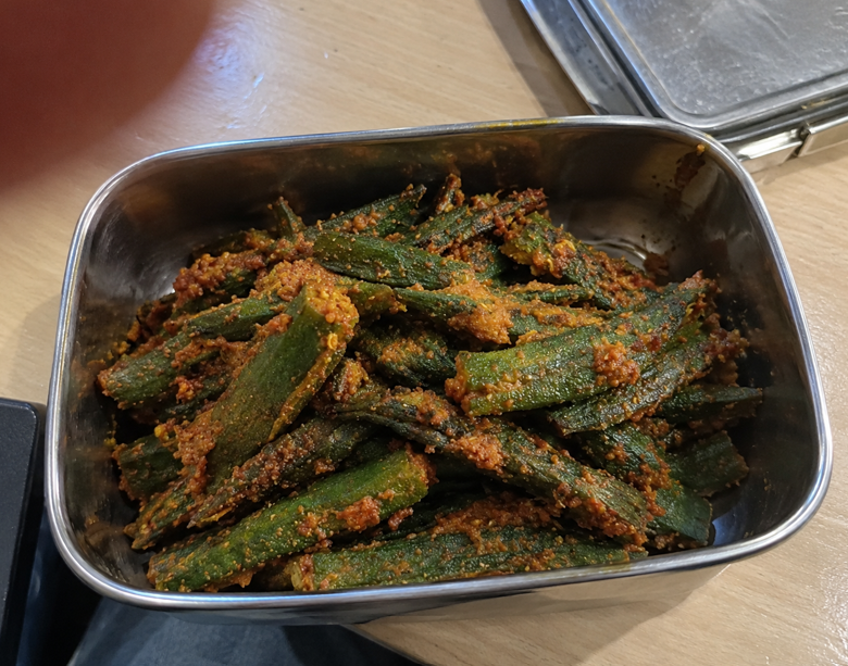 instamart_it's tweet photo. neem ka patta kadva hai, mera favorite bhindi bharwa hai 🤤 https://t.co/u9jiTyrC0d