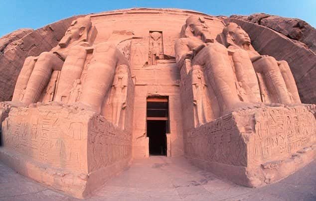 antinousgaygod's tweet photo. 🪷 Sunbeams illuminate #AbuSimbel's inner sanctum at sunrise on 22 Feb (birthday of #RamesesII) and again at sunrise on 22 Oct, anniversary of the coronation of #RamsesII. It is possible grieving #Hadrian saw this phenomenon in Feb 131 AD. Full report: https://t.co/XJVkGFBzP6 🪷 https://t.co/arrtw1bkJR