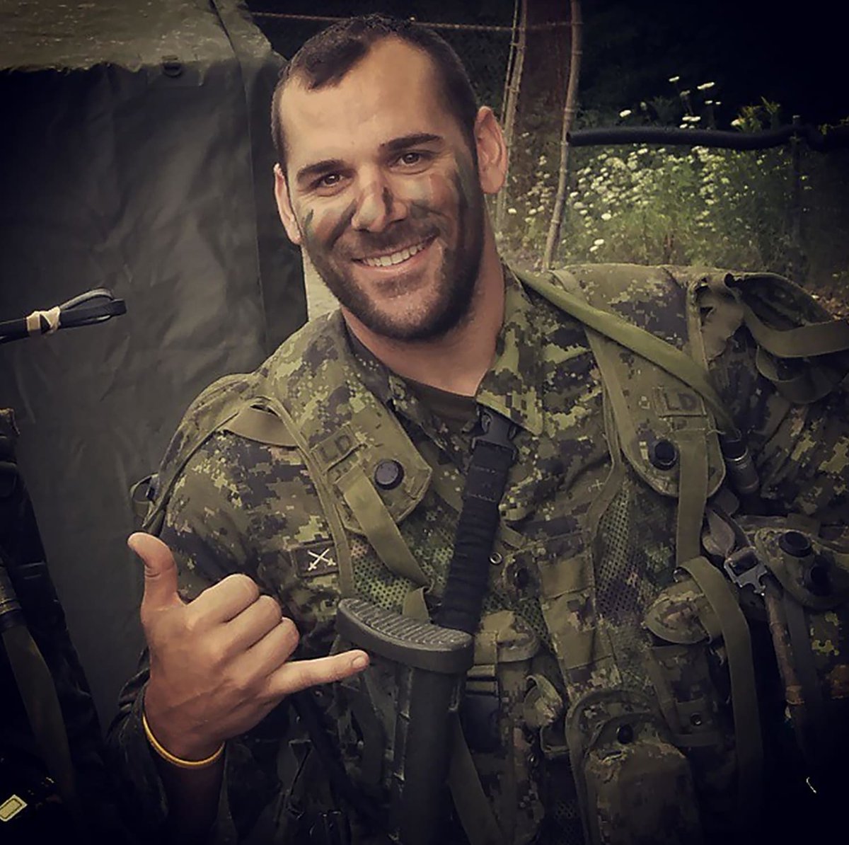 realDark_Star's tweet photo. Remembering CAF Corporal Nathan Cirillo, who was shot and killed while standing sentry at the Canadian National War Memorial in Ottawa 12 years ago today. 🇨🇦 #BravoZulu https://t.co/8sYEWEcTku