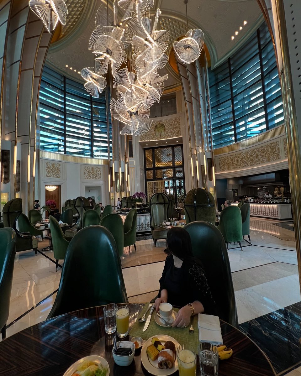 riyanfunky's tweet photo. Last day at the beautiful Four Seasons Jakarta, enjoying a wonderful breakfast with my dear Habibi. https://t.co/hbJIwybmhf