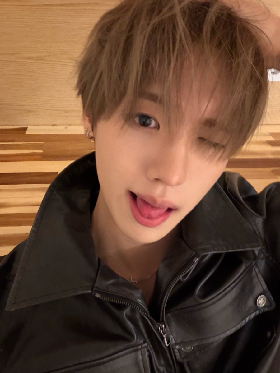 idntt_cosmo's tweet photo. 입술 💋

#idntt #아이덴티티 
#unevermet #최태인 #choitaein https://t.co/aq9eHi5oFw