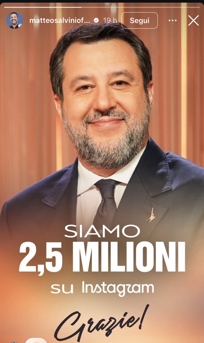 Bottom83's tweet photo. Il Paese al collasso. 
Famiglie che non arrivano a fine mese, giovani senza un futuro, 4 morti al giorno sui posti di lavoro, proteste pacifiche degli autotrasportatori che bloccano il sud Italia …intanto il Ministro #Salvini su Instagram. https://t.co/8TlrR24W0k