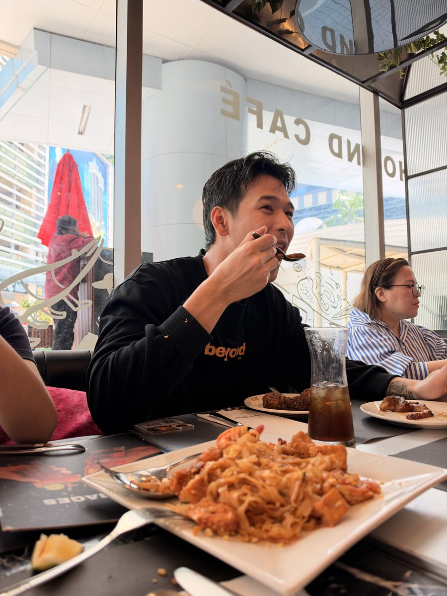 gianbernardino_'s tweet photo. kaproud tong mga ‘tooooo 🥹🫶 #PeeMakPH now on its second week!!!!!! https://t.co/LdueVPmSF6