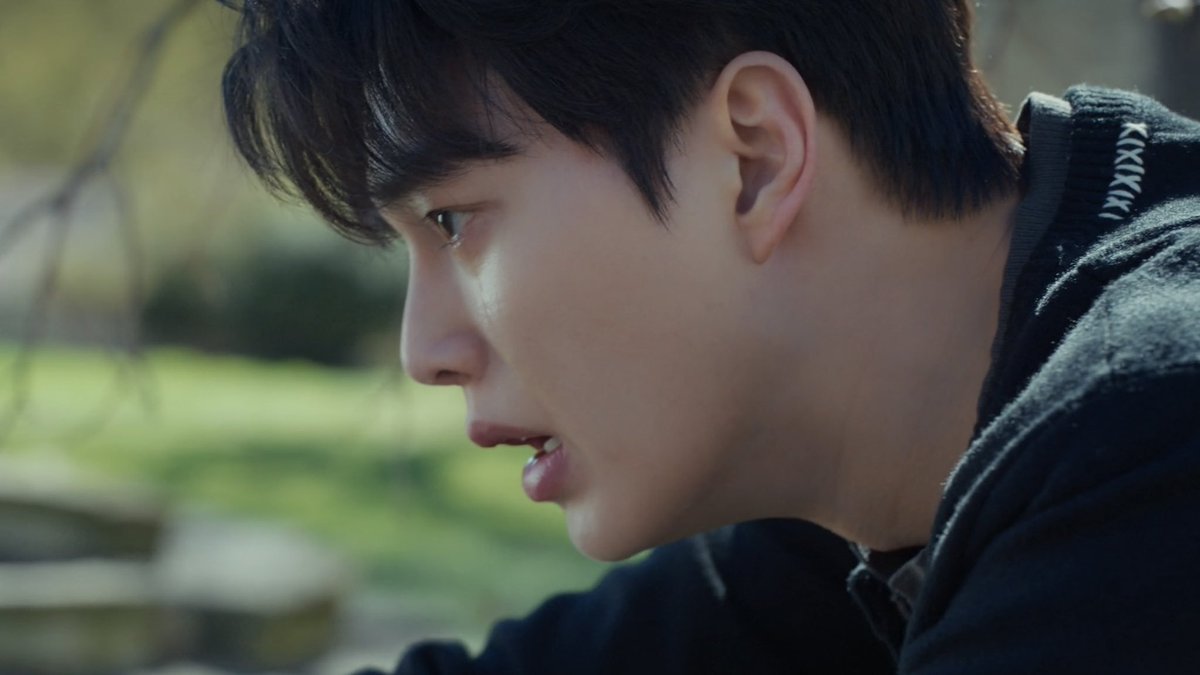 goldenlitee's tweet photo. So every time Pio cried or yearned for Jeongyo...the script probably didn't even ask for it to be this soft, but Kang played it like his whole world was literally ending without Jun 🫠💔 What an actor 🥹 https://t.co/3GUmTlp79V