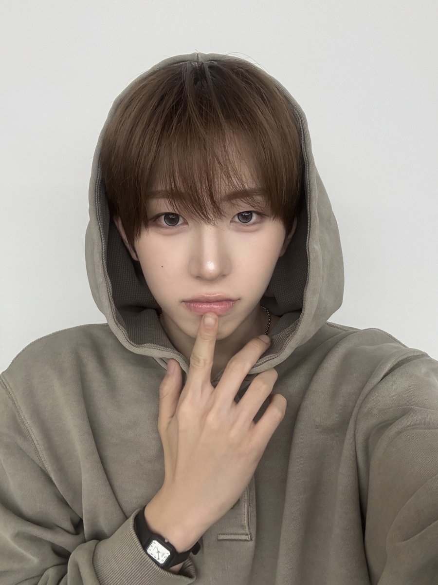 idntt_cosmo's tweet photo. 야 너!! 나랑 놀자 내가 찜했다

#idntt #아이덴티티 
#yesweare #박누리 #parknuri https://t.co/smYrluN5I7