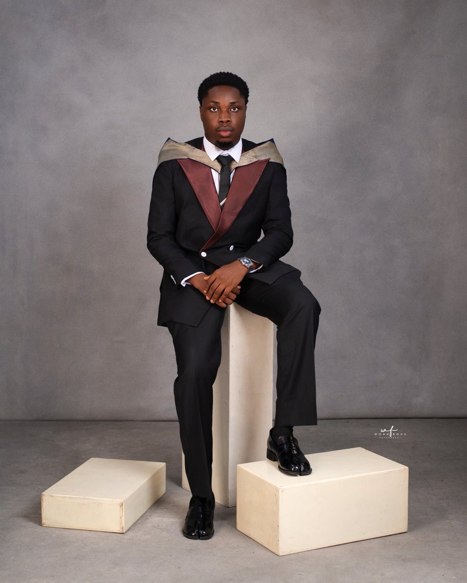 Temiloluwwaa's tweet photo. Did a lil thing called graduation 🎓 
https://t.co/oultTTSYKD. Telecommunication Science https://t.co/h33q6NWt1A