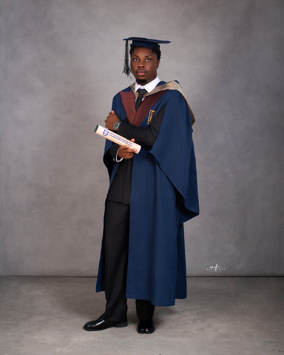 Temiloluwwaa's tweet photo. Did a lil thing called graduation 🎓 
https://t.co/oultTTSYKD. Telecommunication Science https://t.co/h33q6NWt1A