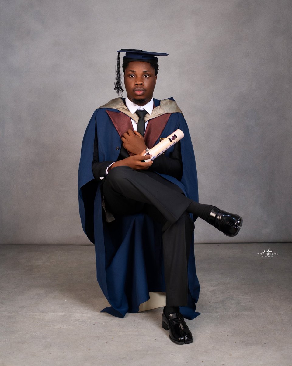 Temiloluwwaa's tweet photo. Did a lil thing called graduation 🎓 
https://t.co/oultTTSYKD. Telecommunication Science https://t.co/h33q6NWt1A