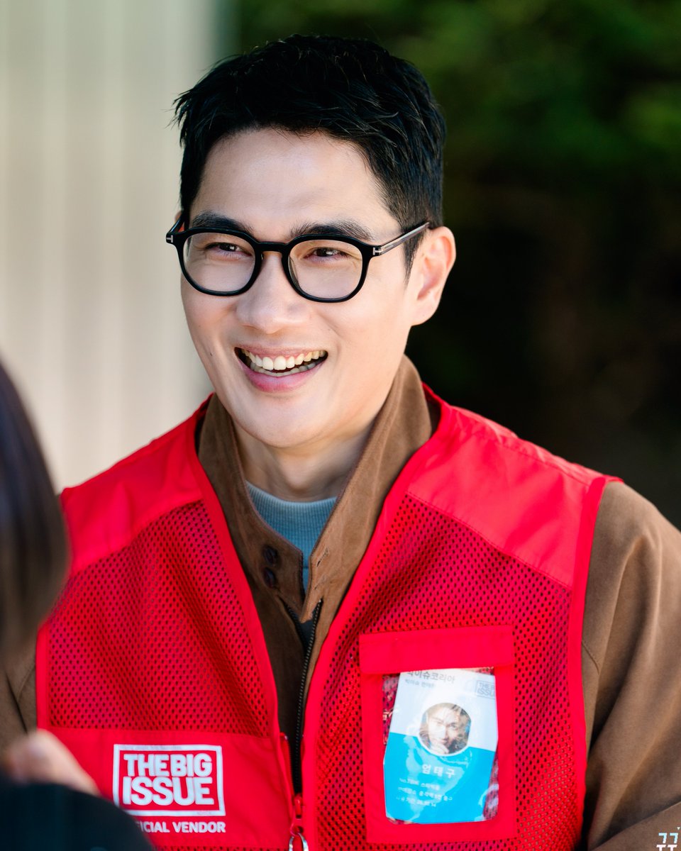 sleepingdonkey9's tweet photo. 261014 빅이슈 빅돔 엄태구 
#엄태구 https://t.co/5wm3w5OszL
