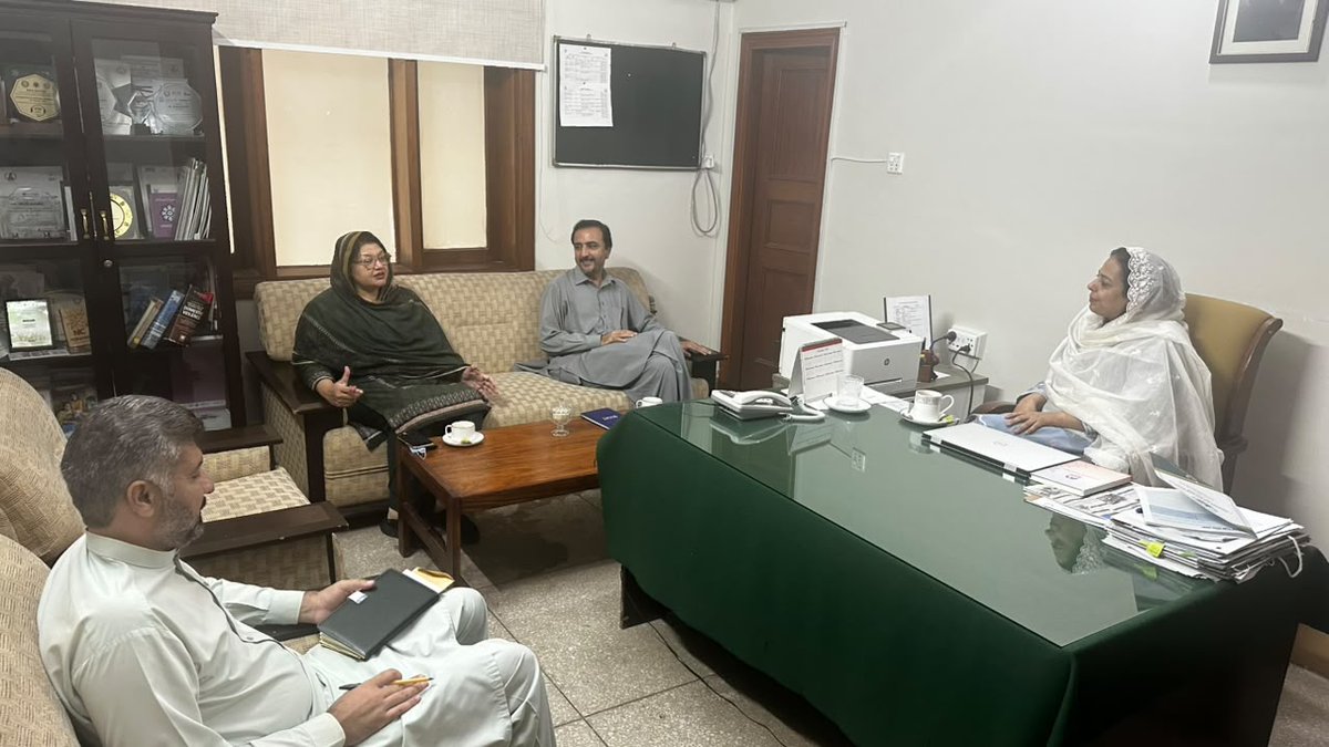 sharp_pak's tweet photo. KP-SHARP Project Director Ms. Memoona Batool Khan met with KPCSW Director Programs Ms. Amna Durani to strengthen institutional coordination and explore joint initiatives for human rights protection and gender equality. https://t.co/QmkyVT0WRT