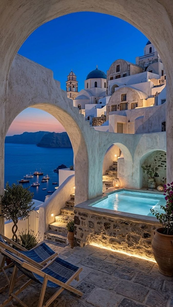 lunecrumbss's tweet photo. Santorini blue 🇬🇷💙 https://t.co/DgnMA9Xs24