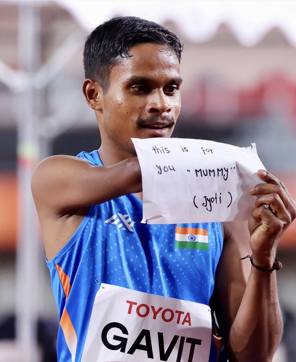 TheKhelIndia's tweet photo. DILIP GAVIT DEDICATED HIS GOLD MEDAL TO HIS MOM!!!! 🫶🥹❤️

Behind every champion is a story of love, sacrifice and support!!!!! 🙇

This one’s for MOM! 🫂 https://t.co/BpGfLTFmpy