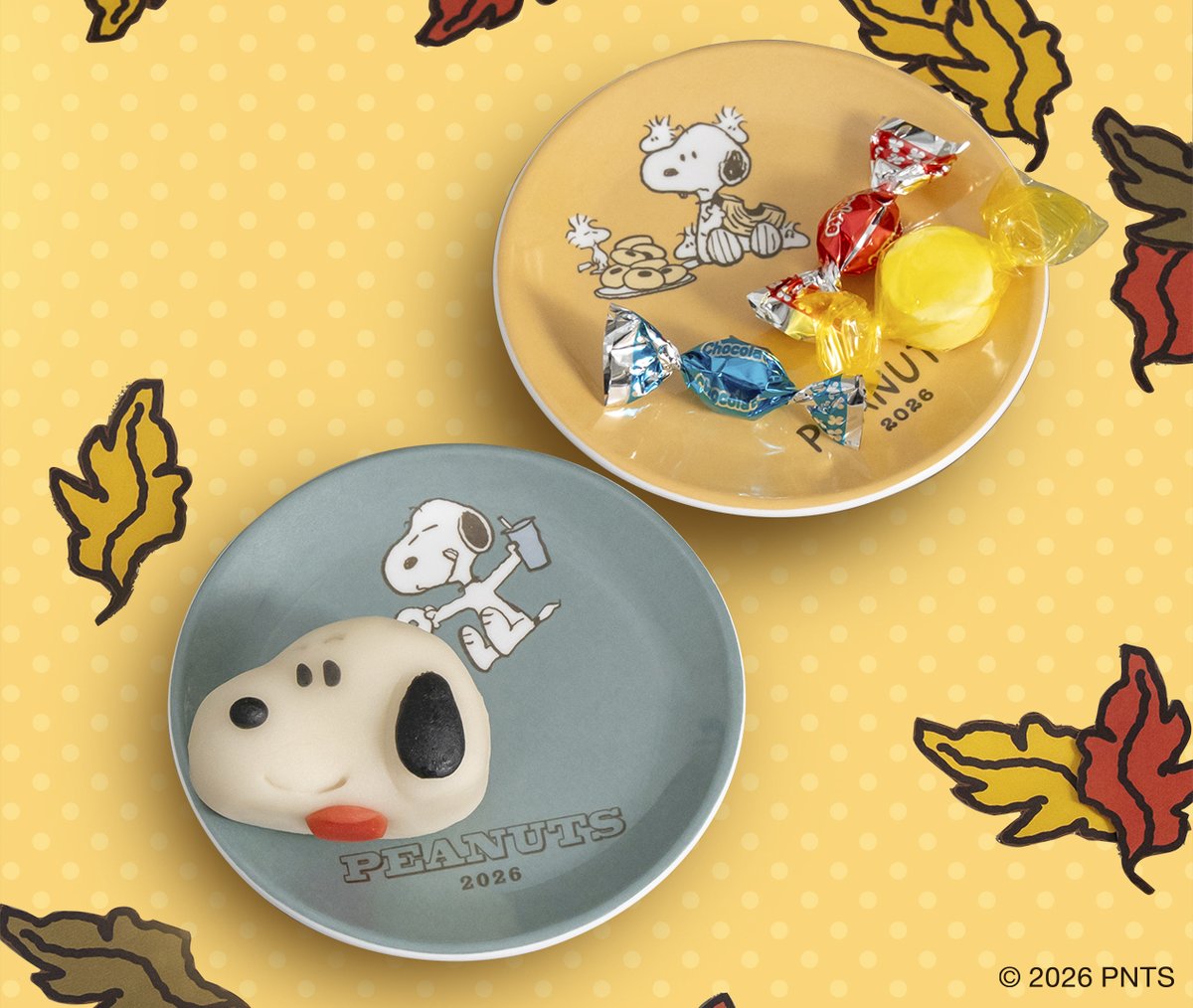 famima_now's tweet photo. 4枚のうちどのデザインがほしい？👀

10/27(火)10:00から対象商品を2点同時購入で
#PEANUTS デザインのまめ皿が１枚もらえる！

さらに！コラボデザインのカップ麺も登場🍜
#スヌーピーとファミマの秋 

https://t.co/aRfyBjrD2S https://t.co/q4KBPUK0Ap