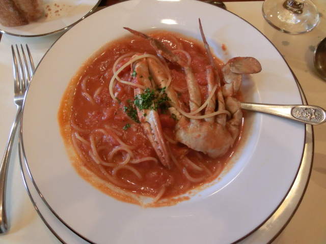 mosayuka0422's tweet photo. 「今日のカフェでパンを食べたら、ソースが苦くて驚いた！」， https://t.co/uXVvro5Zgp