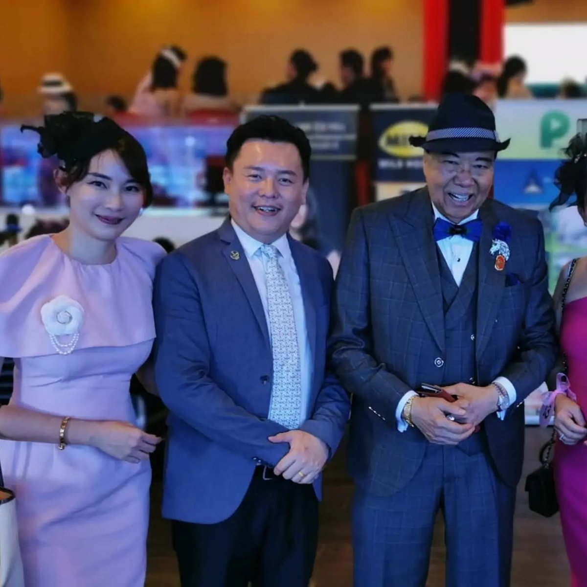 ElManuVillero's tweet photo. 雪兰莪赛马俱乐部庆祝马来西亚独立67周年，祝愿国家团结繁荣。丹斯里詹学龙主席与夫人共襄盛举。 https://t.co/YnKiLVFHSi