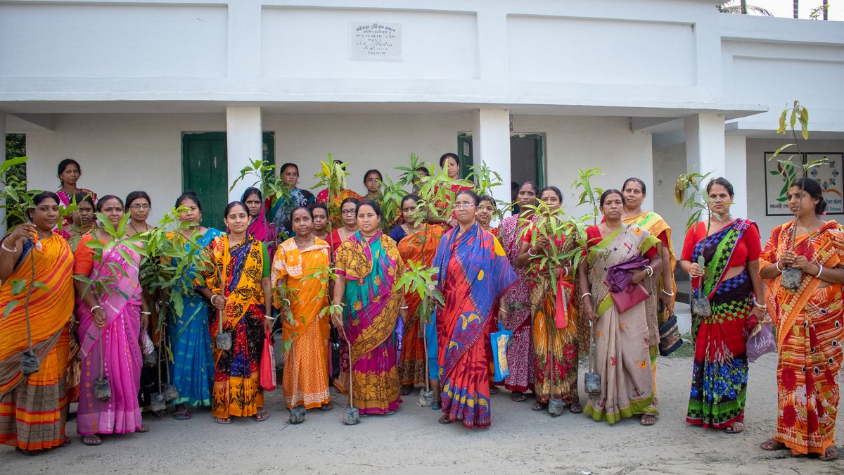 ShopQuestHQ's tweet photo. @ShopQuestHQ 2026 planted 427 trees with our sustainability partner @thegoodapi. 

373 trees for every attendee who showed up. 54 more from donations at the event.

Every person who came to Shop Quest now has a tree growing in West Bengal.

Thank you @mirvise and @aimeeserafim 💚 https://t.co/uPAG9hNmf8