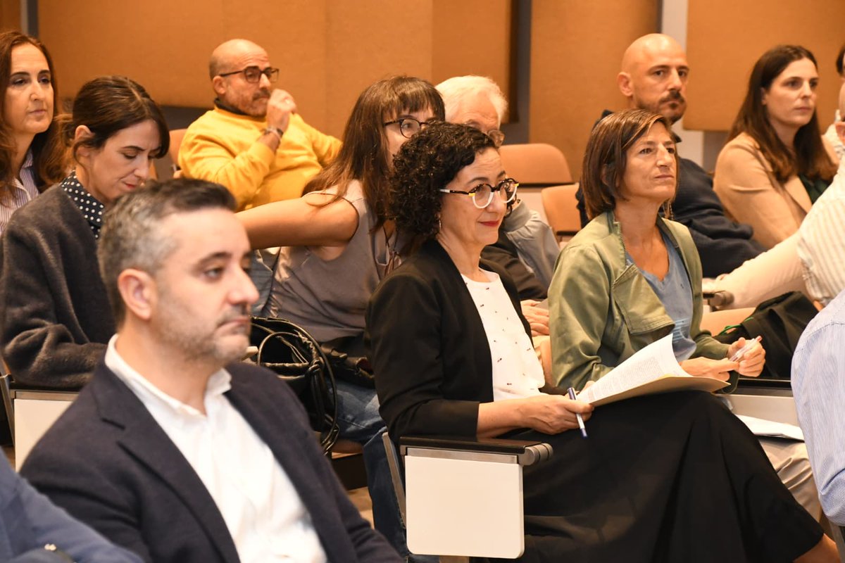 _COAMU's tweet photo. 🏛️📐 El COAMU ha participado en una jornada técnica sobre el Decreto Ley 3/2026 de Vivienda Asequible de la Región de Murcia.

💬 Un encuentro para conocer las novedades normativas y analizar sus implicaciones en la arquitectura y el urbanismo. https://t.co/lrWOkvKx6A