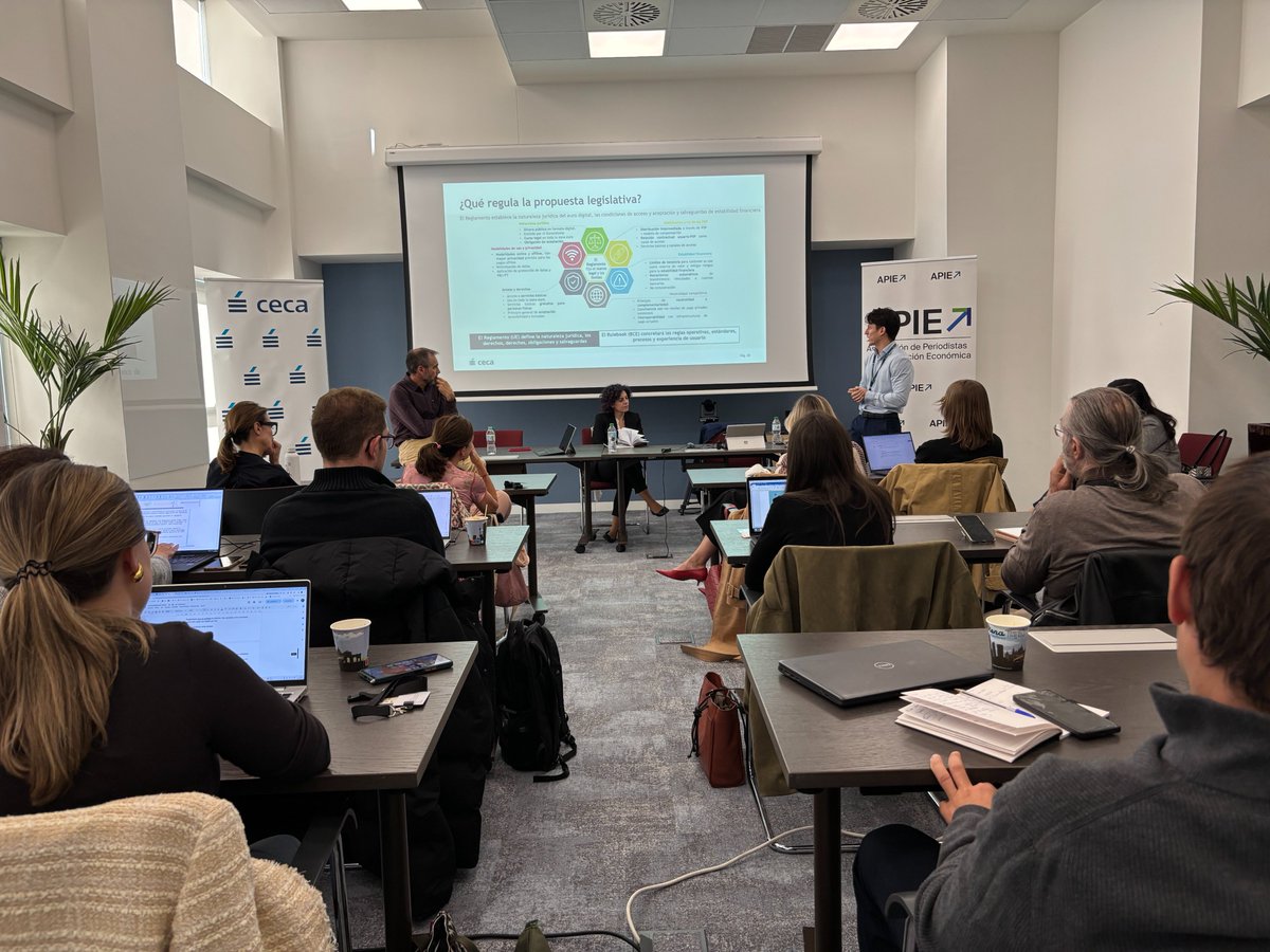 APIE_es's tweet photo. Magnífica jornada formativa la que celebramos ayer en la sede de CECA para conocer todos los entresijos del #eurodigital. Muchísimas gracias a @sectorceca y a sus especialistas por sus explicaciones claras y detalladas. ¡Repetiremos! https://t.co/HGolcZpWhT