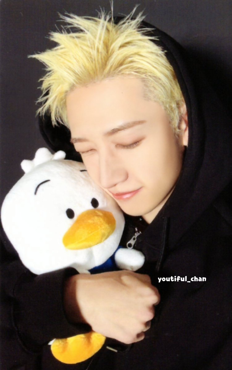 youtiful_chan's tweet photo. [SCAN]
SKZOO X SANRIO 구매 특전 &amp; 포카홀더 포카 스캔

#방찬 #BangChan https://t.co/FluWQMkX3I