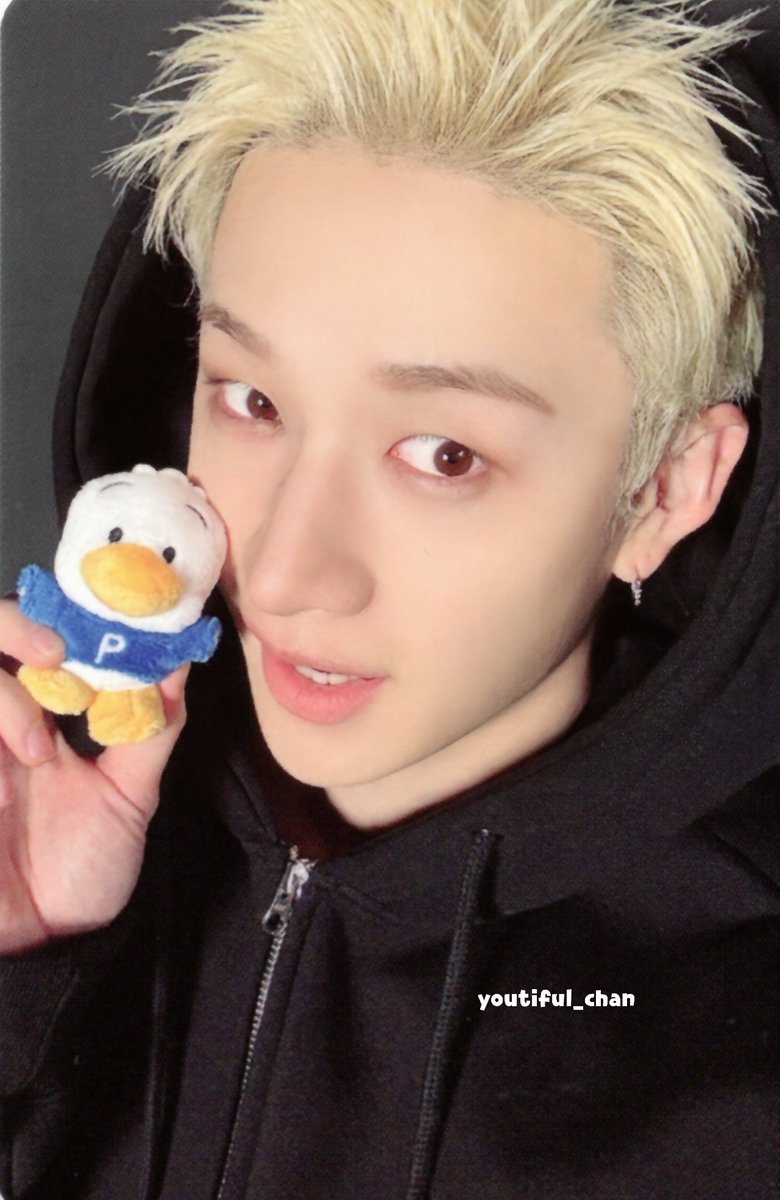youtiful_chan's tweet photo. [SCAN]
SKZOO X SANRIO 구매 특전 &amp; 포카홀더 포카 스캔

#방찬 #BangChan https://t.co/FluWQMkX3I