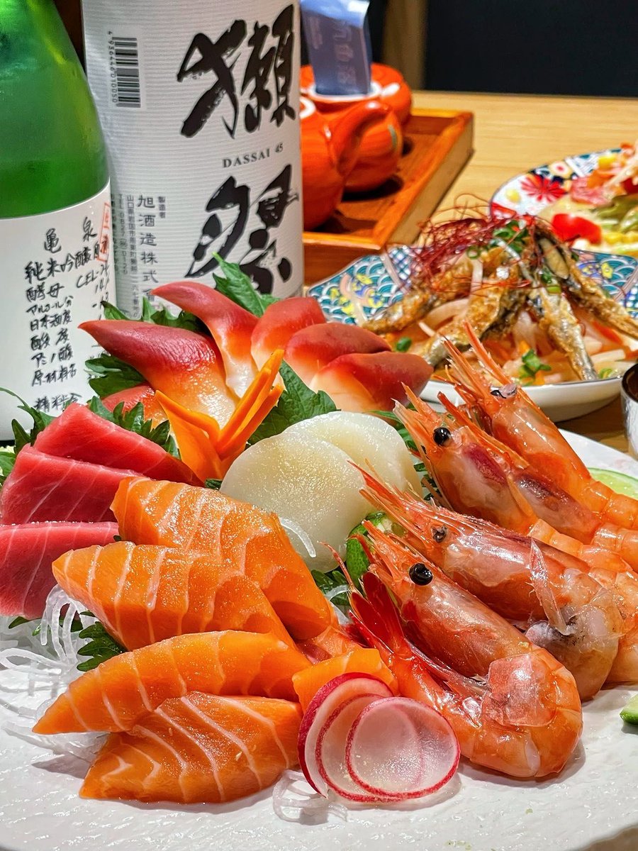 romantic_1031's tweet photo. 今日のランチは葱卵優泳の海鮮丼！新鮮で超美味しい， https://t.co/aNomjF8jJe