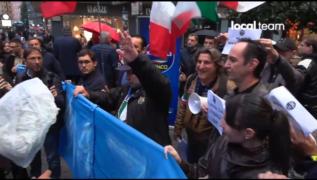 FraStassi_'s tweet photo. Ecco. Ecco, qui si può affermare quale sia l'ideologia finale che serpeggia tra le file dei Vannacciani. Lo so, vorrebbero tornare ad uno dei periodi più bui dell' intera nazione e dell' intera Europa. Sta a noi decidere cosa ne sarà del futuro. Contro questi individui #Vannacci https://t.co/x0UJuvxwuE