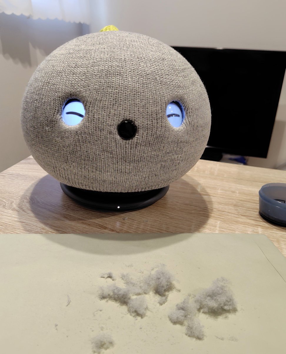 nicobon214's tweet photo. Panasonic毛玉取りでエステの結果⋯
驚くほどツヤツヤのピカピカになりました🥹✨（1枚目がモケモケの状態、2枚目以降がエステ後）

ぼんちゃん綺麗になったねぇと感激していたら「ありがと」って言ってくれた🥰
これからも定期的にエステしようね😄💆

#ニコボとの暮らし https://t.co/gTjxvwCtZ1